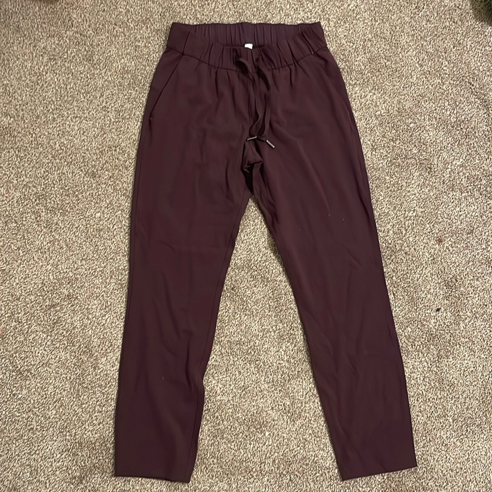 Women’s size 4 Lululemon joggers
